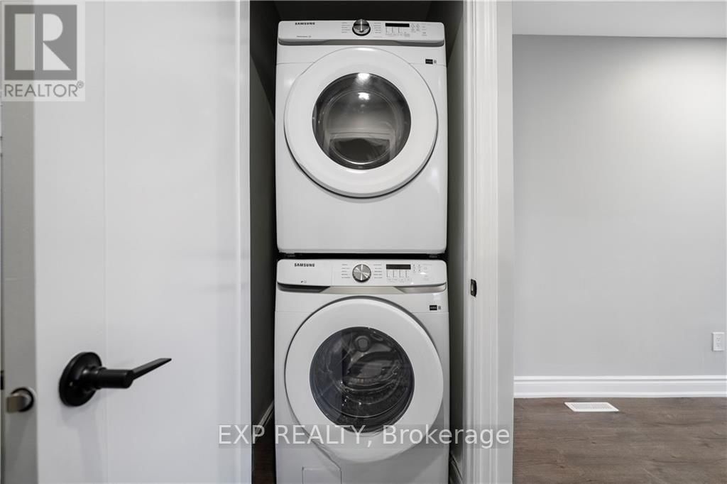 Upper - 8059 AINTREE DRIVE Image 14