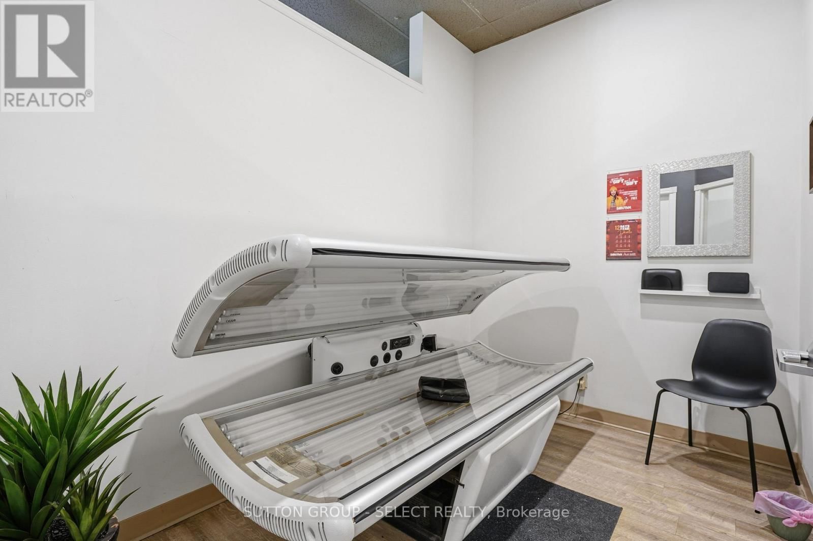 6 - 509 COMMISSIONERS ROAD WEST Image 11