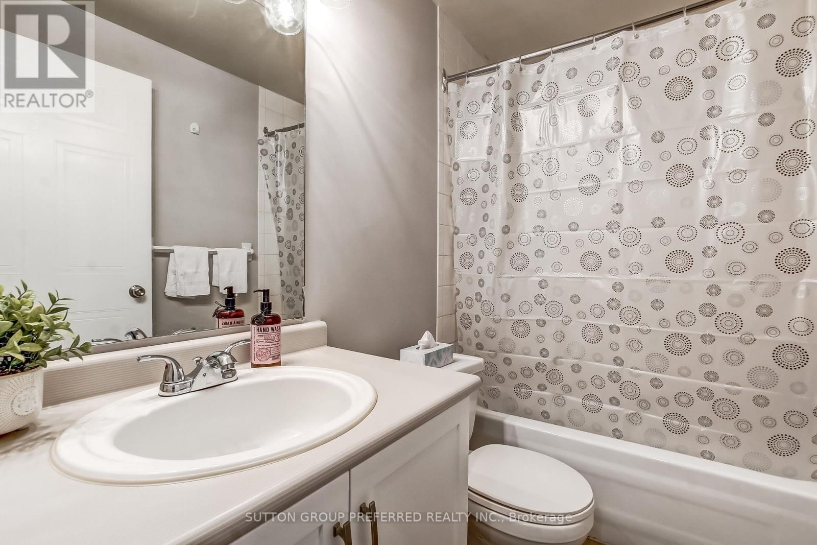 402 - 626 FIRST STREET Image 14