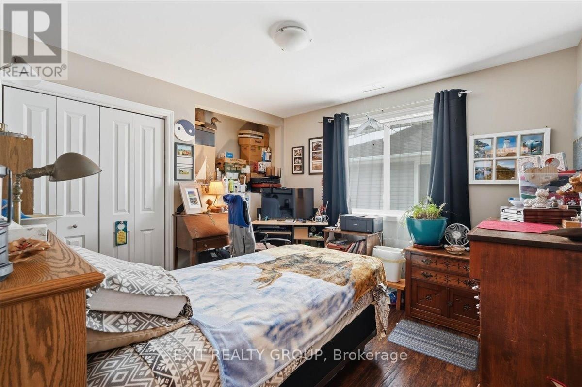 218 BRANT STREET Image 12