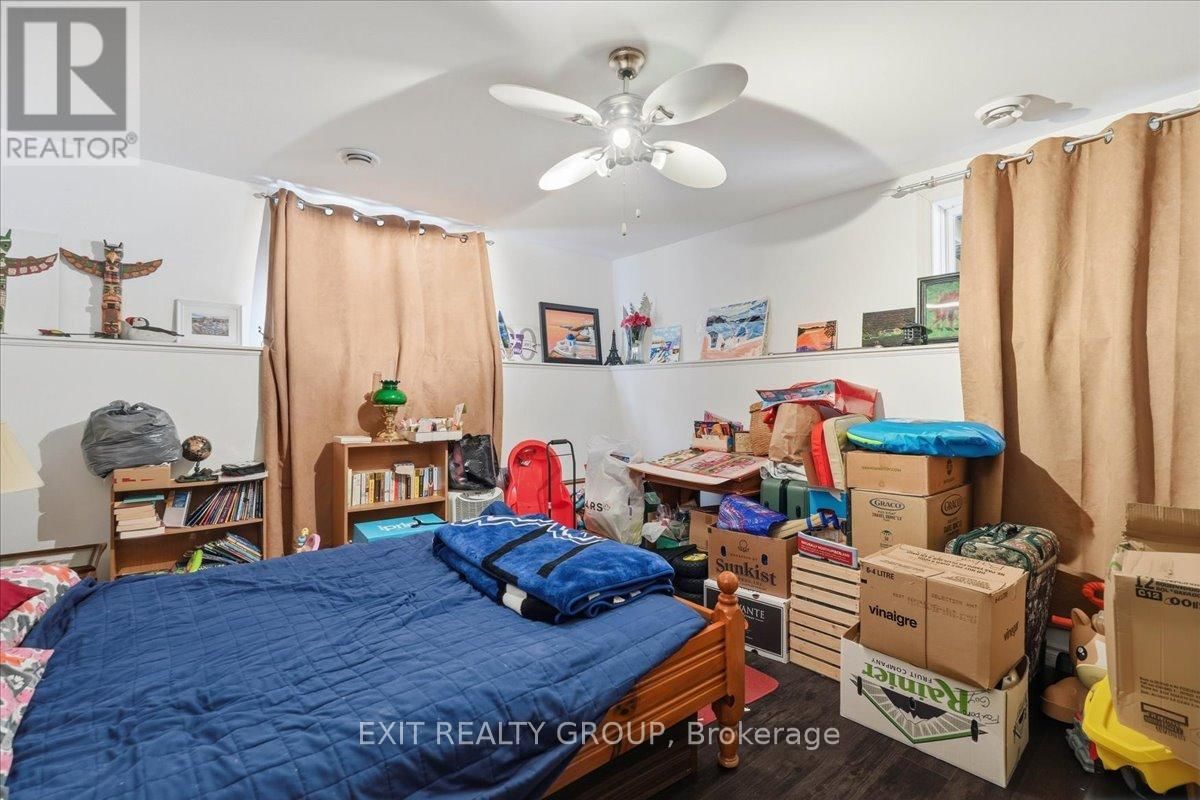 218 BRANT STREET Image 19