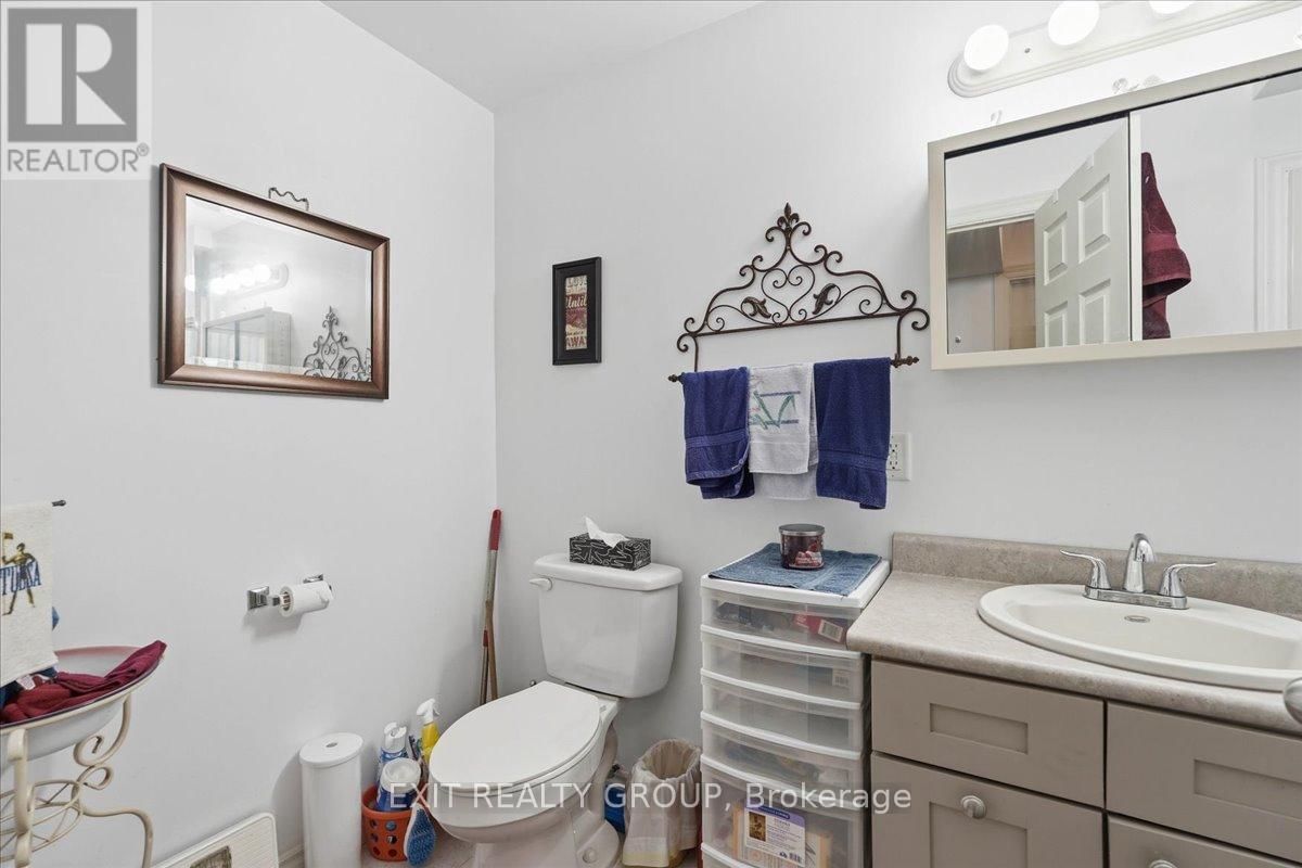 218 BRANT STREET Image 20