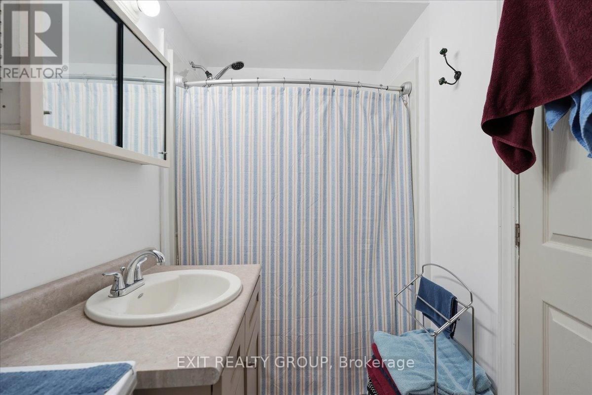 218 BRANT STREET Image 21