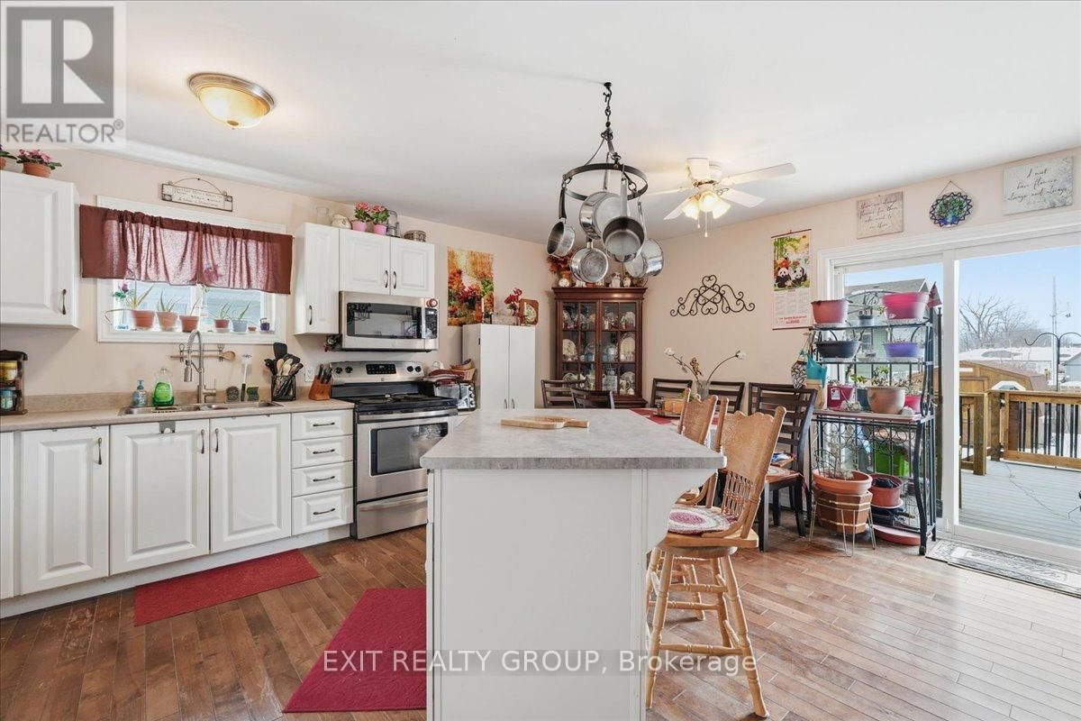 218 BRANT STREET Image 6