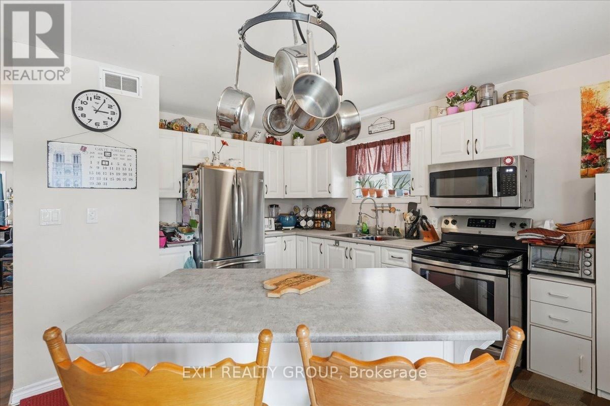 218 BRANT STREET Image 7