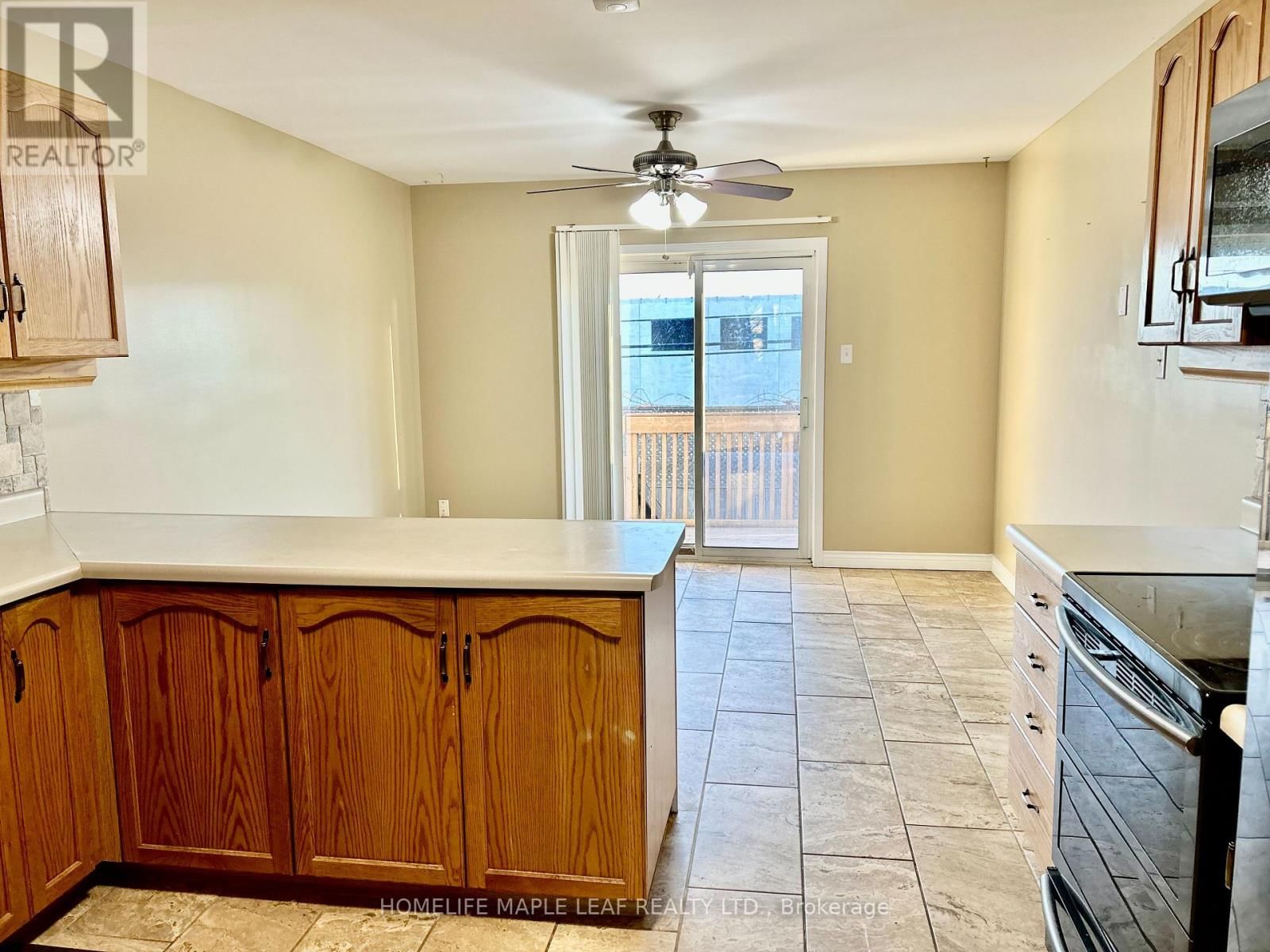 Upper - 14 OLD ORCHARD GLEN Image 10