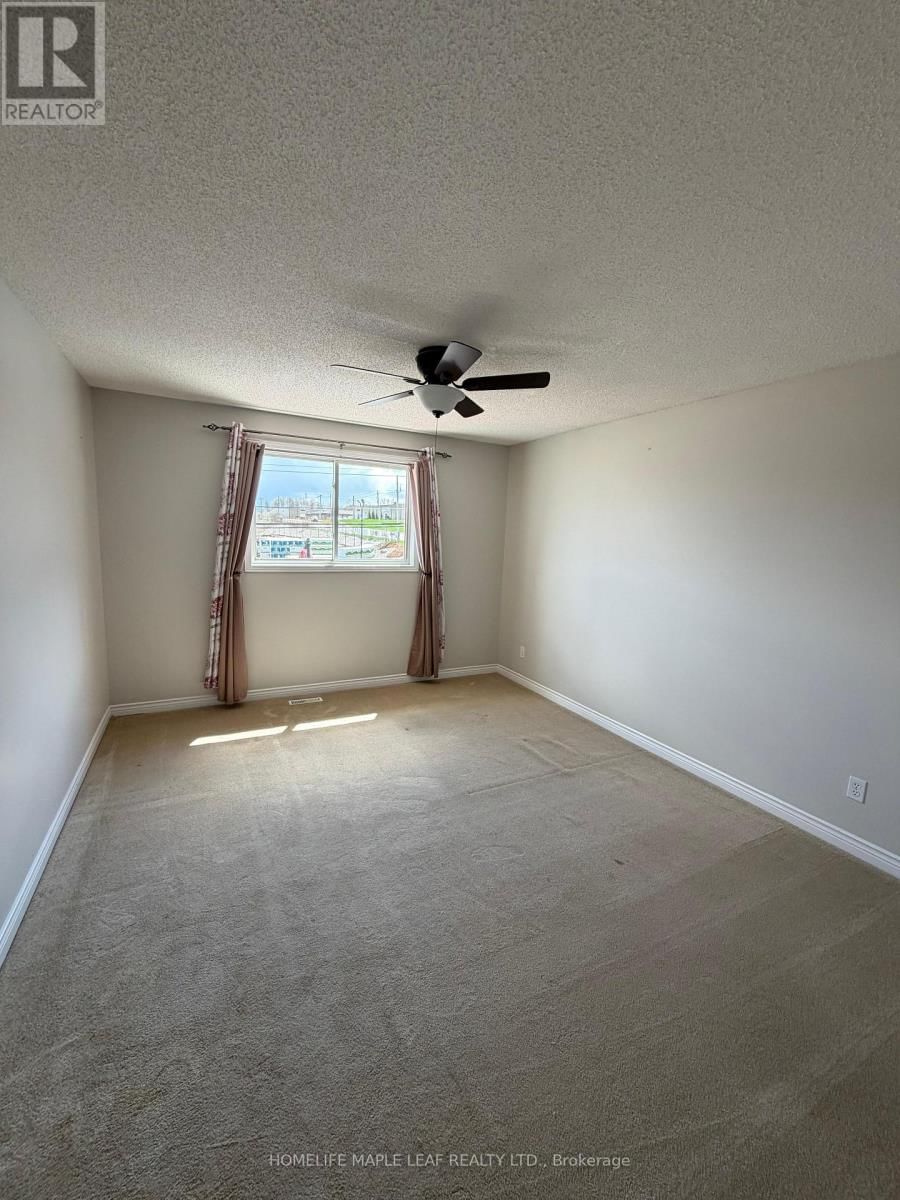 Upper - 14 OLD ORCHARD GLEN Image 12