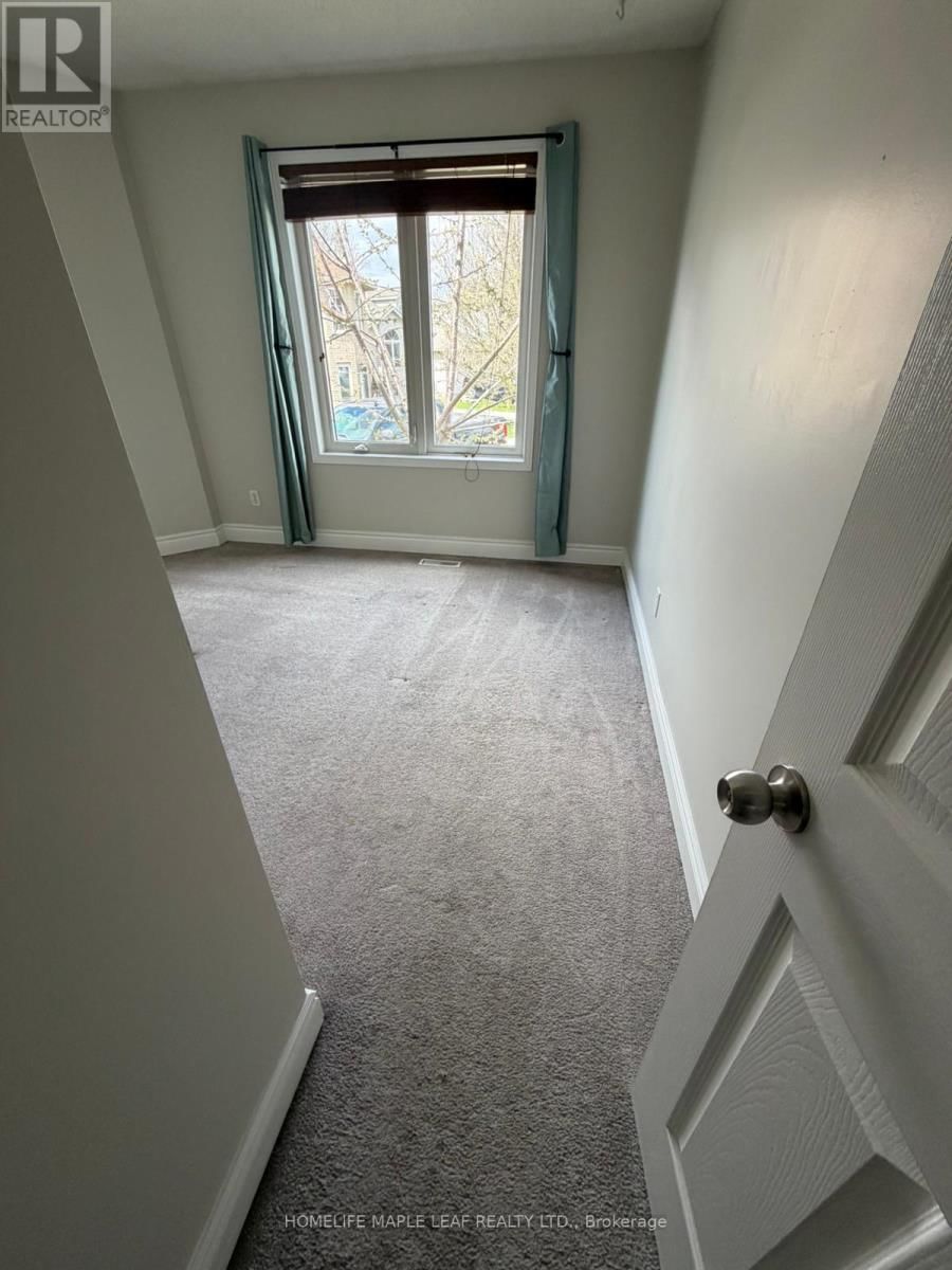 Upper - 14 OLD ORCHARD GLEN Image 18