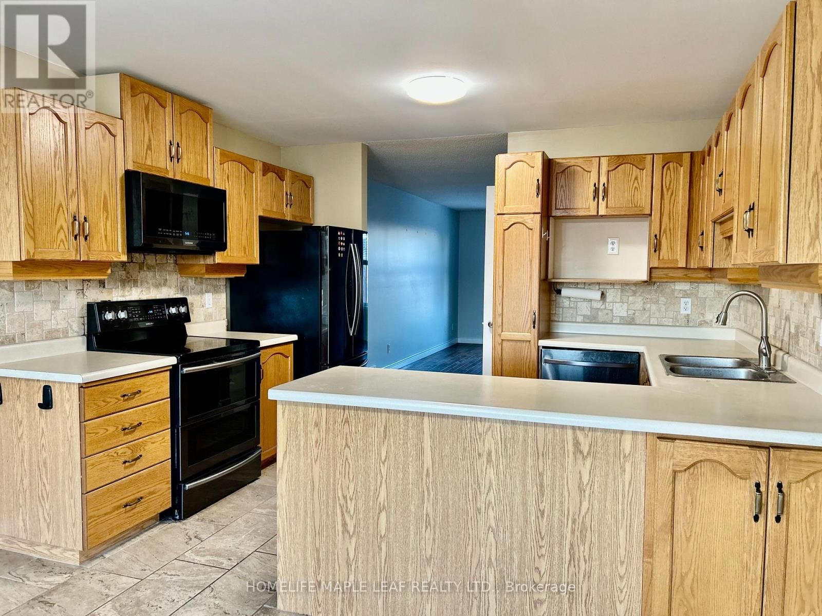 Upper - 14 OLD ORCHARD GLEN Image 3