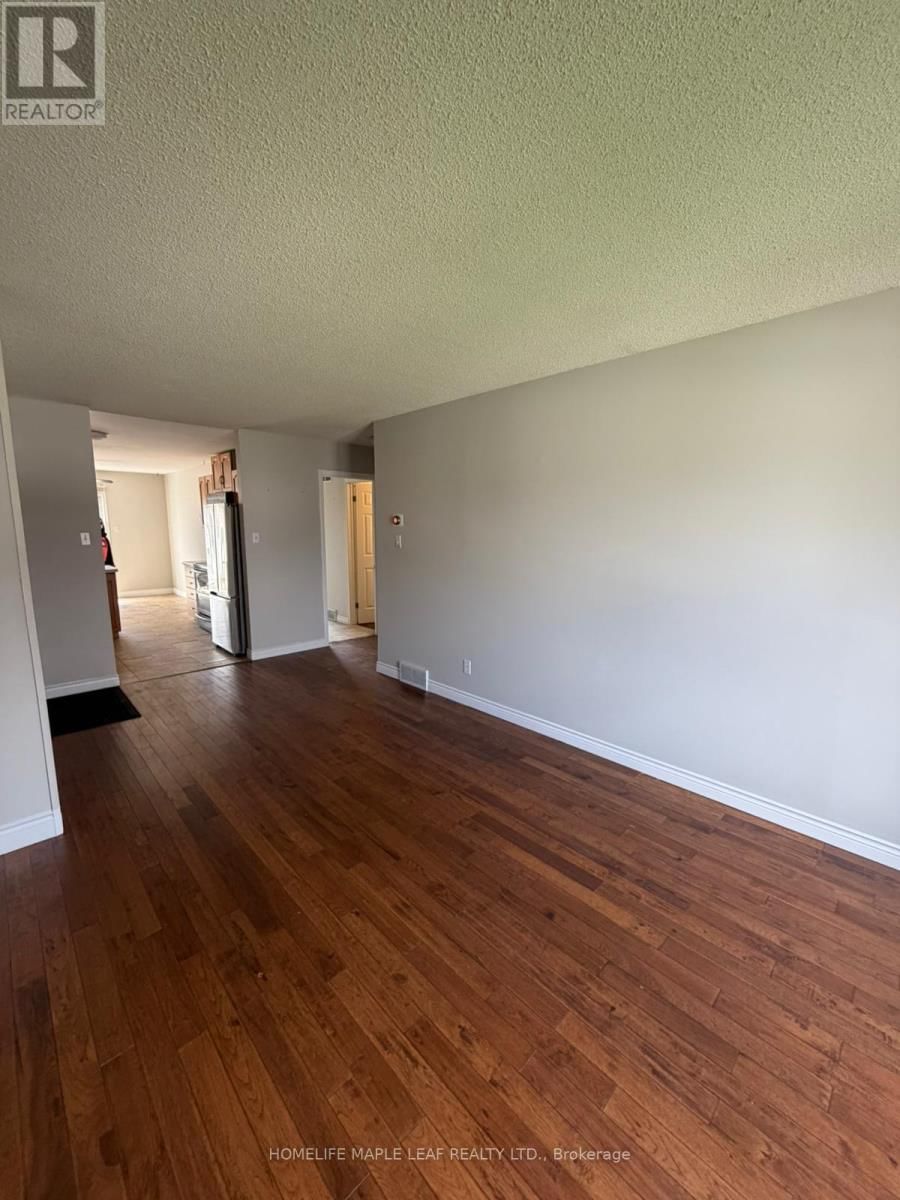 Upper - 14 OLD ORCHARD GLEN Image 6