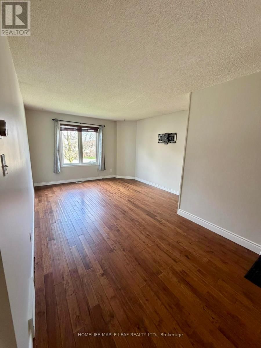 Upper - 14 OLD ORCHARD GLEN Image 7