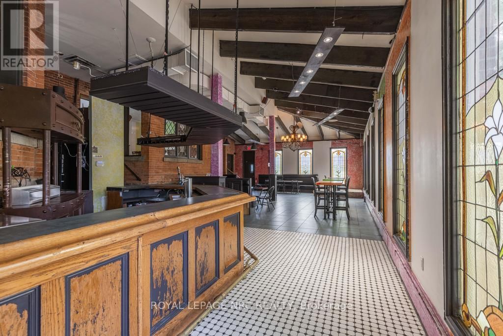 22 ACADEMY STREET Image 13