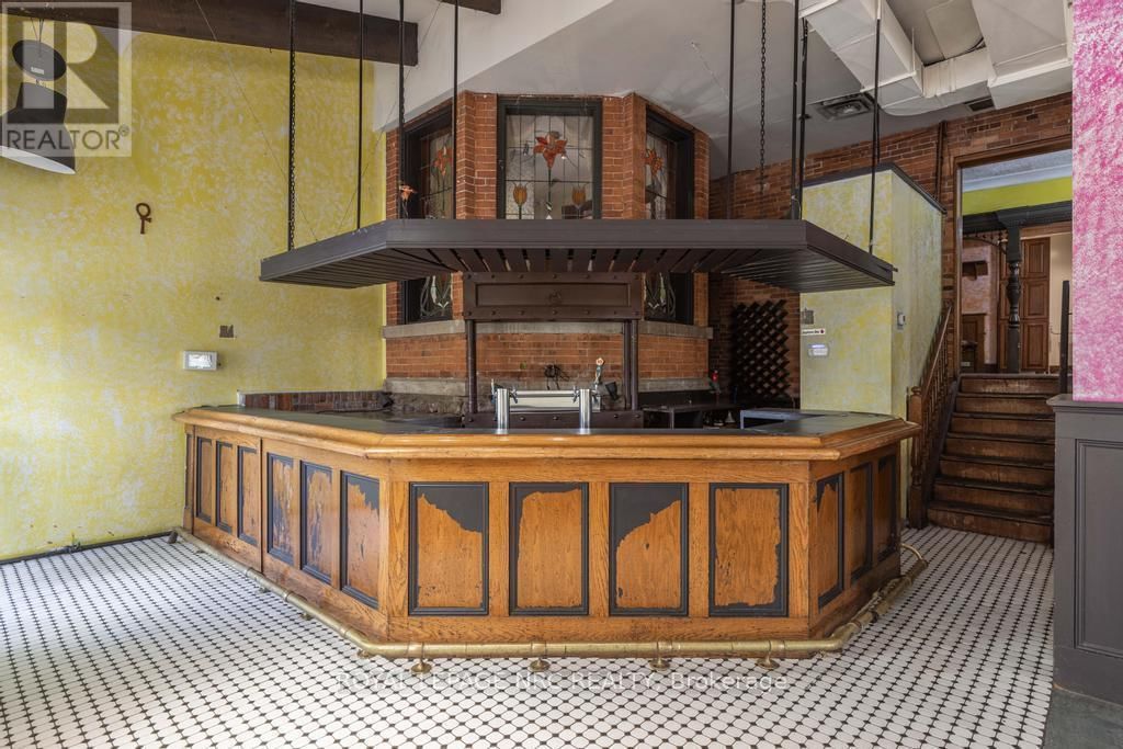 22 ACADEMY STREET Image 16