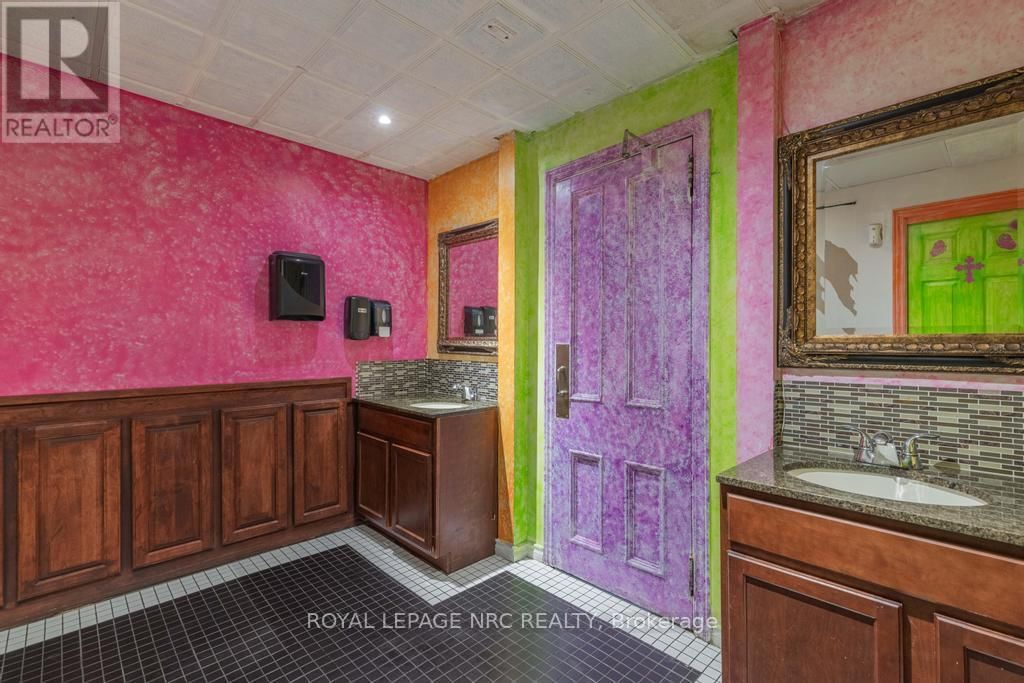 22 ACADEMY STREET Image 22