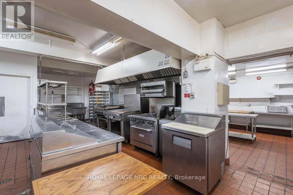 22 ACADEMY STREET Image 24