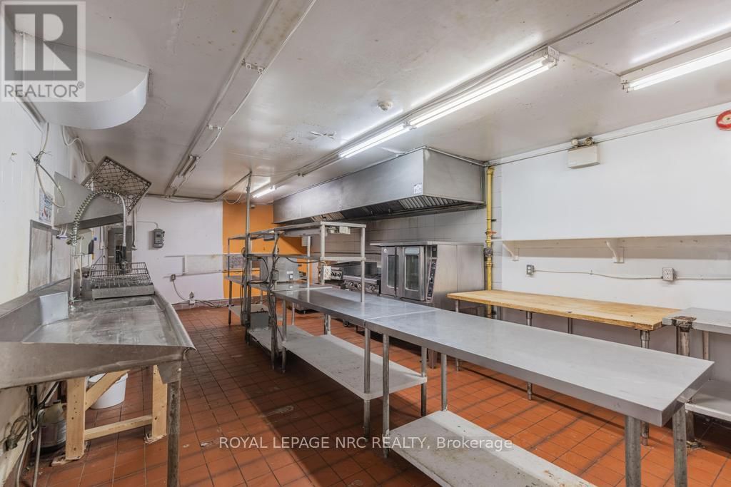 22 ACADEMY STREET Image 25