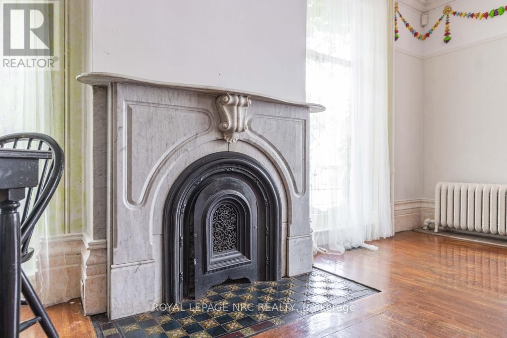 22 ACADEMY STREET Image 28