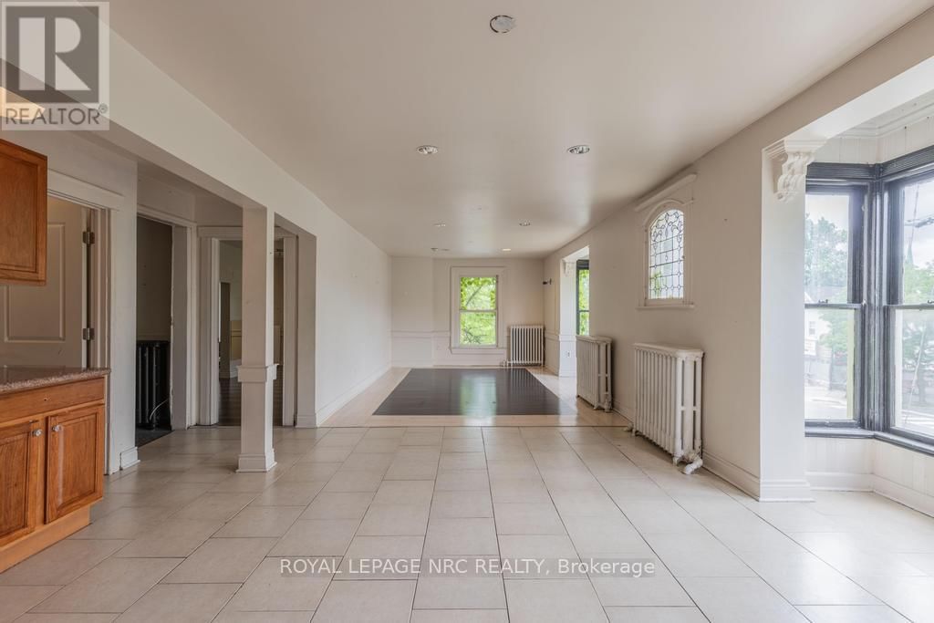 22 ACADEMY STREET Image 29