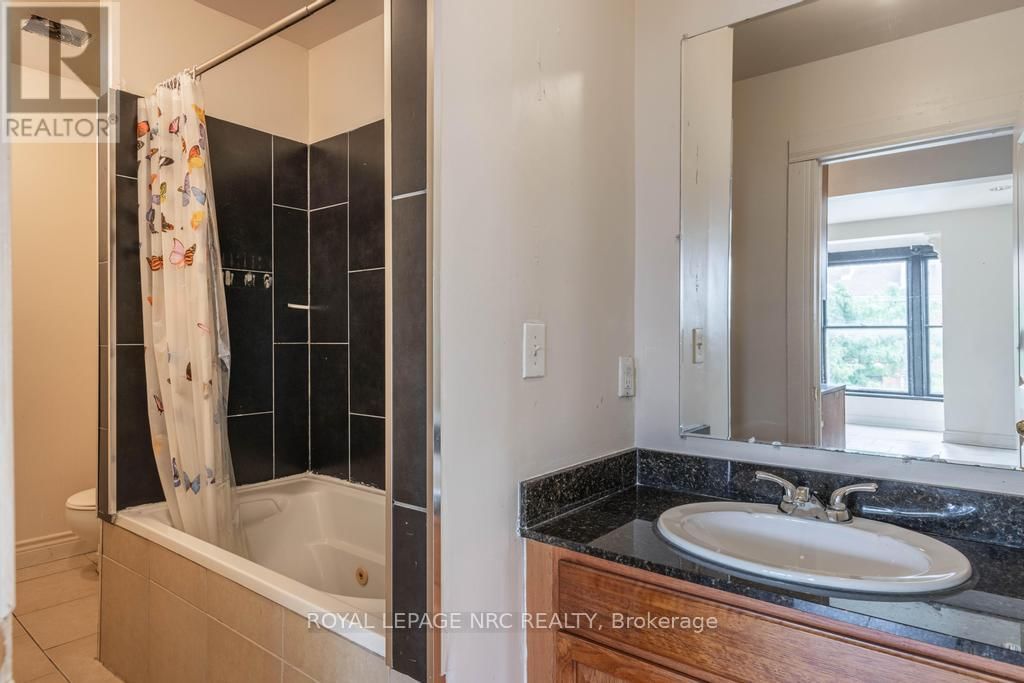 22 ACADEMY STREET Image 32