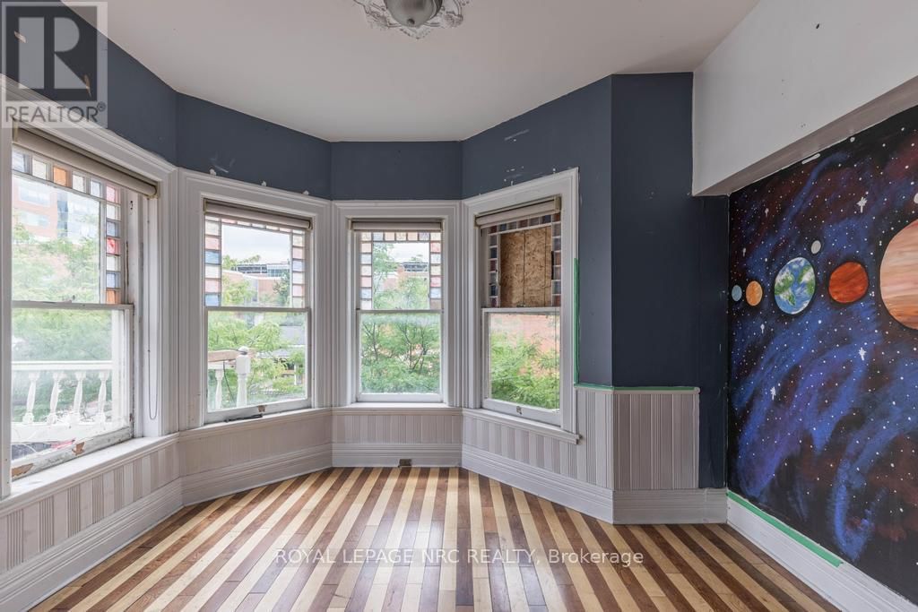 22 ACADEMY STREET Image 36