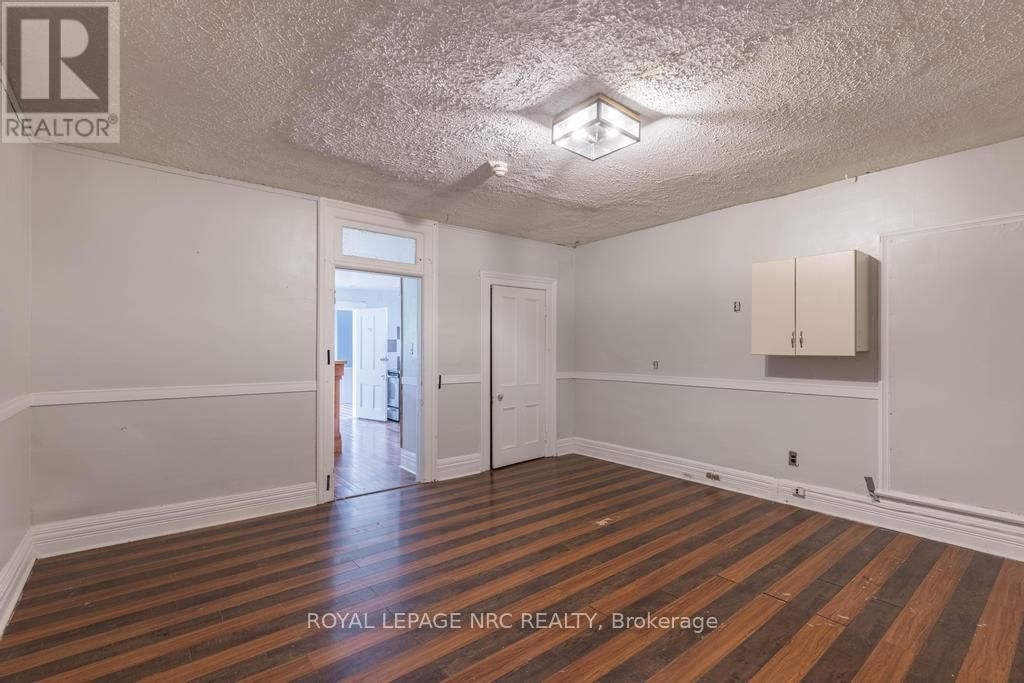 22 ACADEMY STREET Image 37