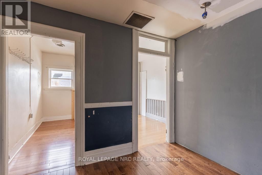 22 ACADEMY STREET Image 39