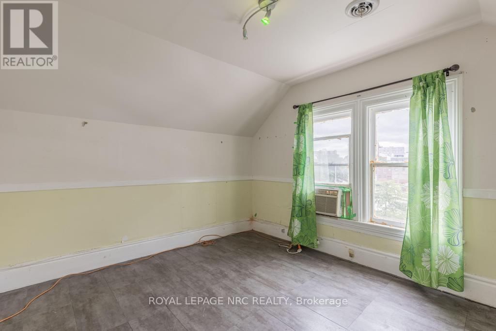 22 ACADEMY STREET Image 43