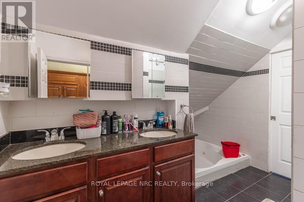 22 ACADEMY STREET Image 47