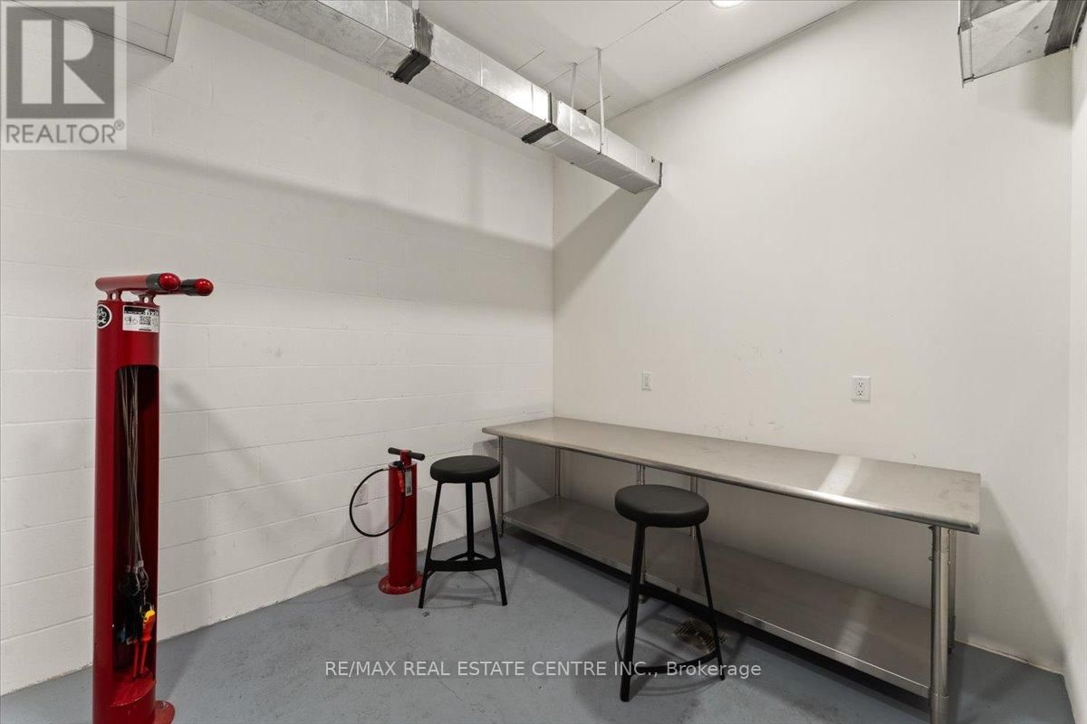 1106 - 55 DUKE STREET WEST Image 29