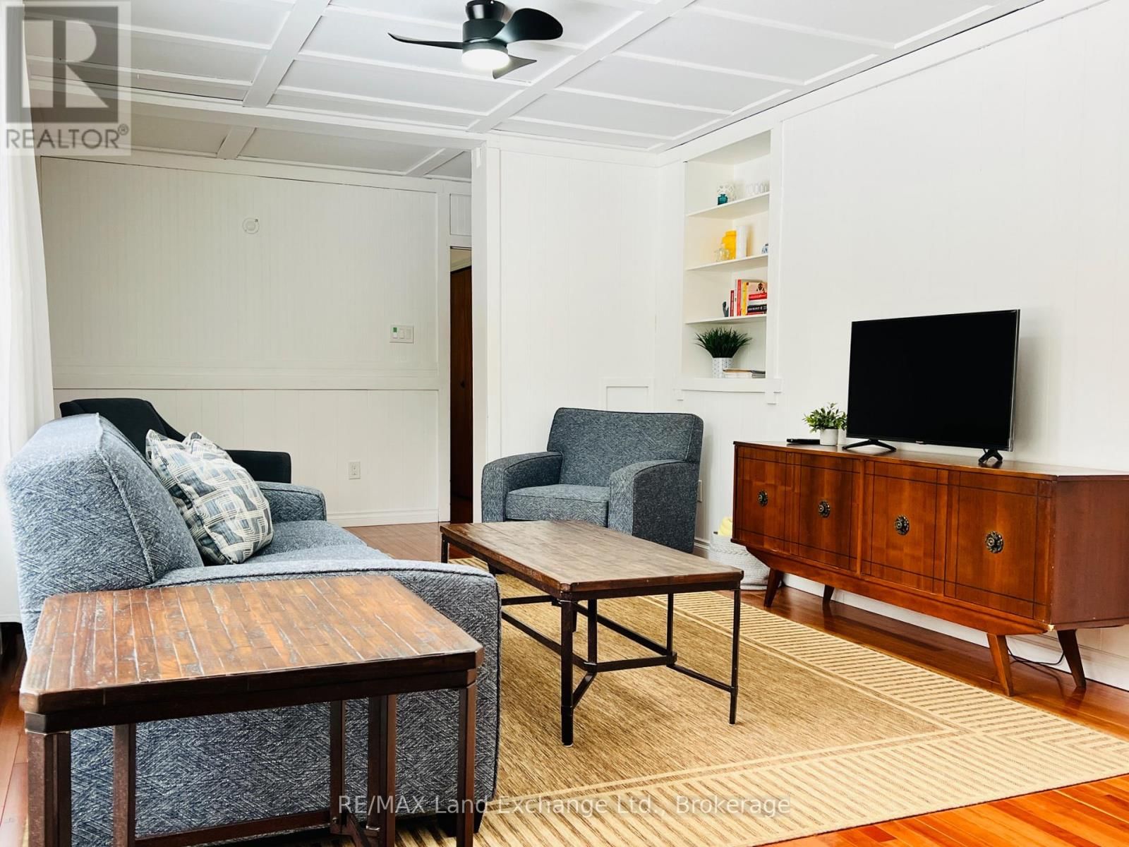 819 WILSON AVENUE Image 10