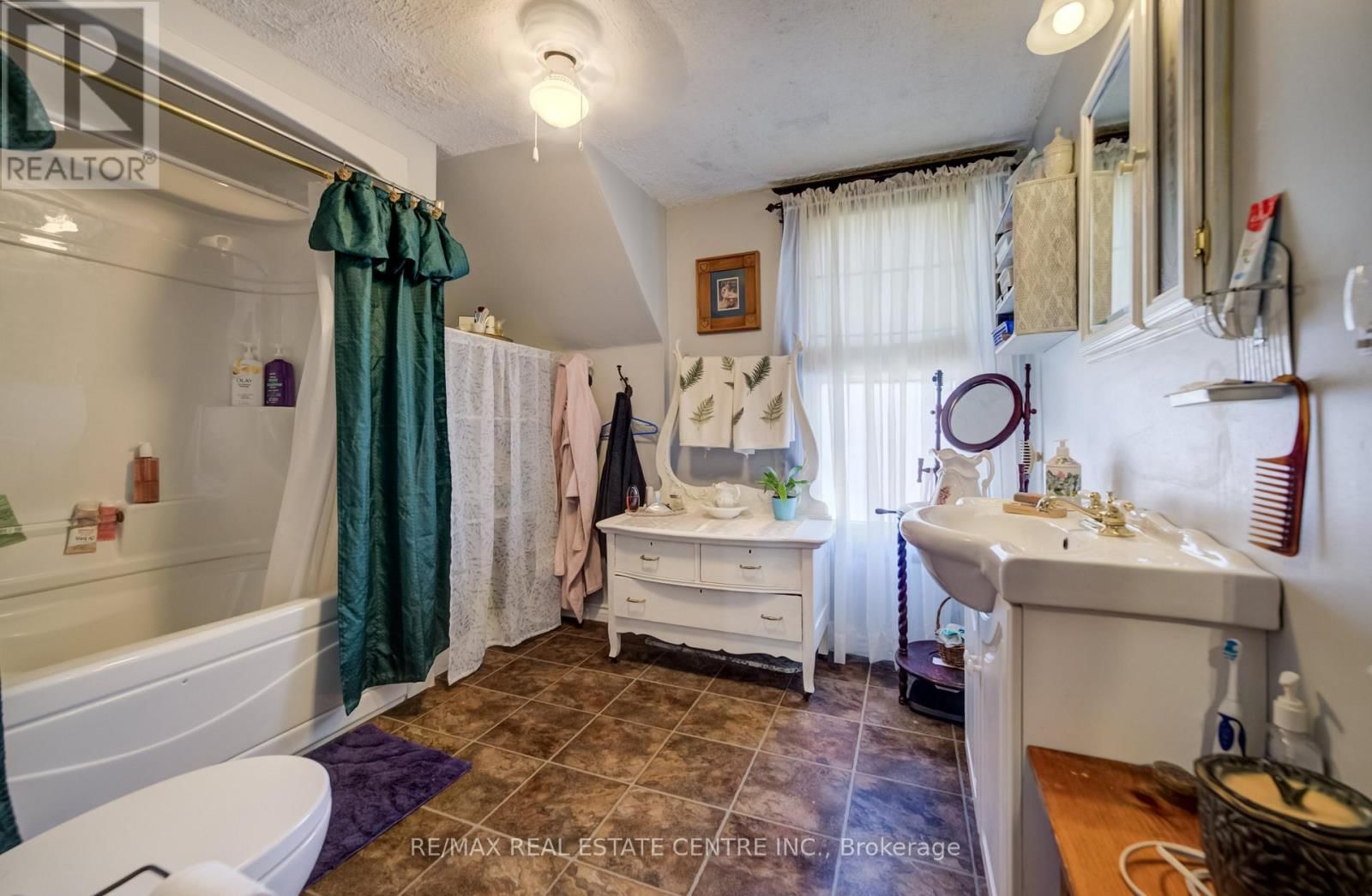 12 LEINSTER AVENUE SOUTH Image 20