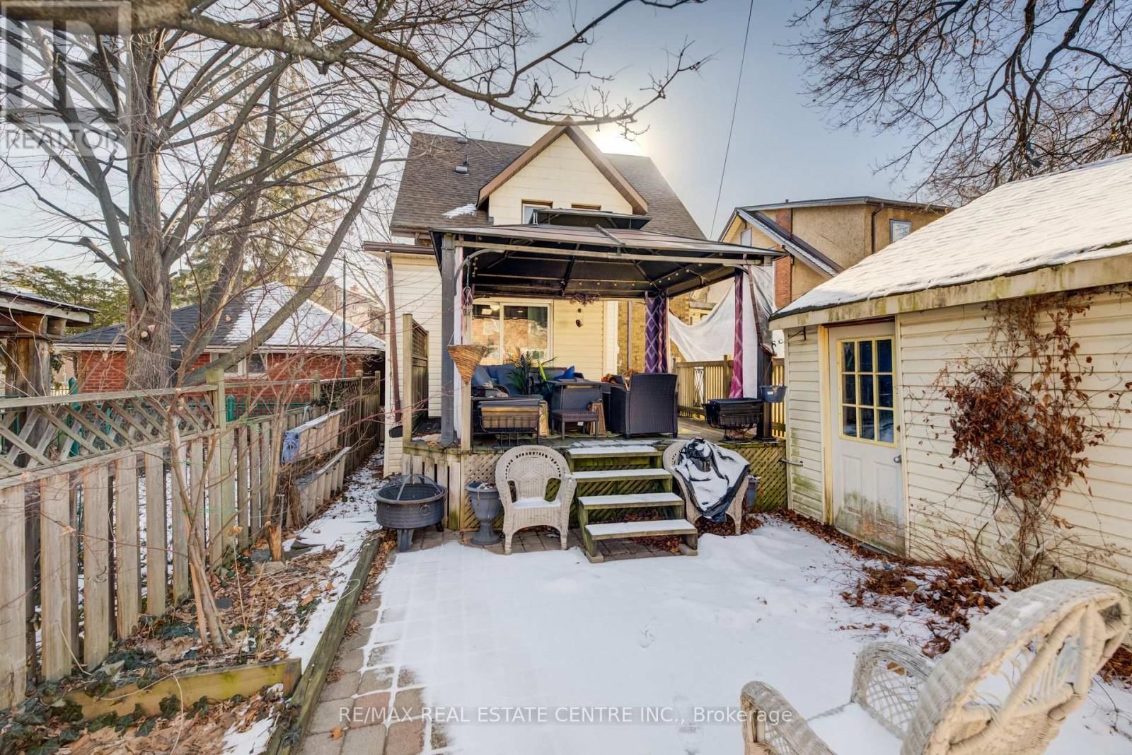 12 LEINSTER AVENUE SOUTH Image 24