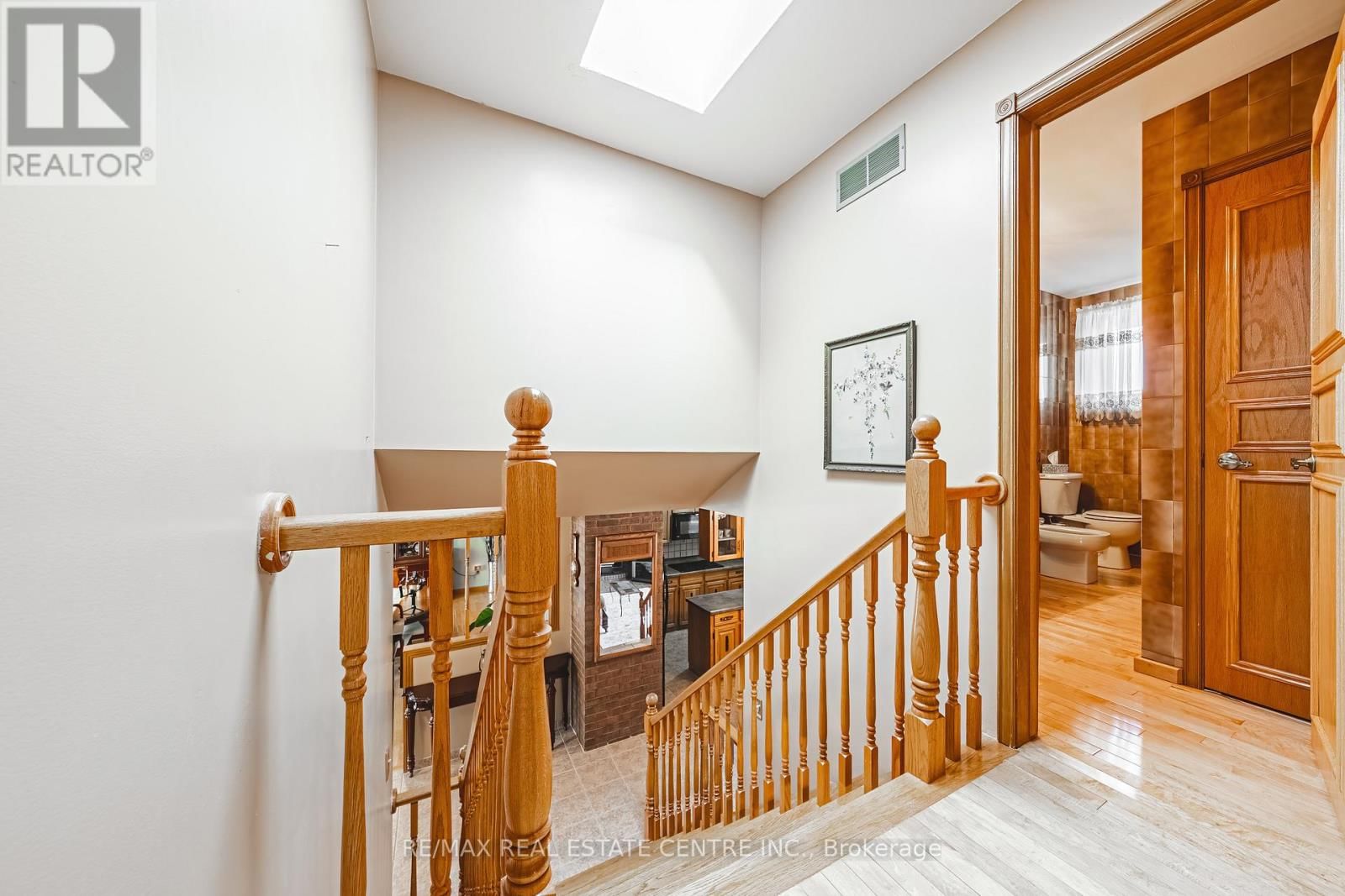 53 GLOVER ROAD Image 25