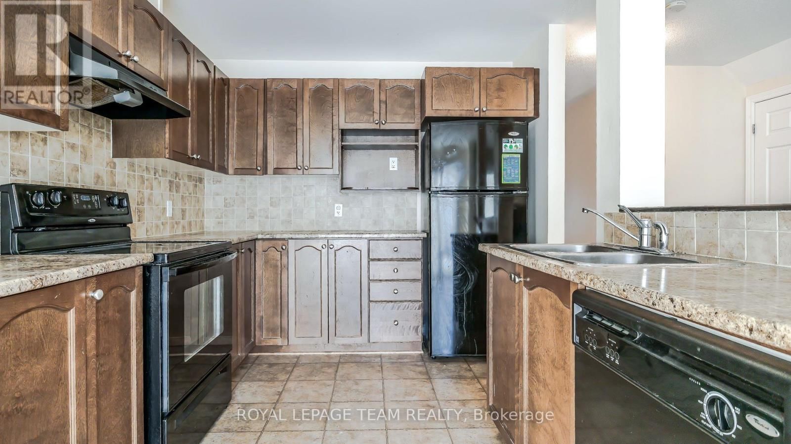 403 TEMISKAMING CRESCENT Image 10