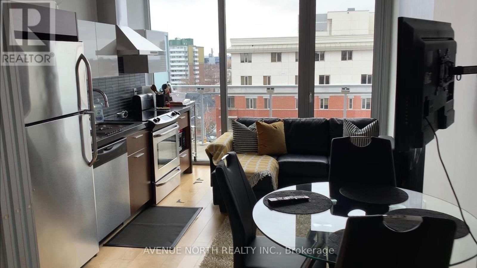 938 - 340 MCLEOD STREET Image 3