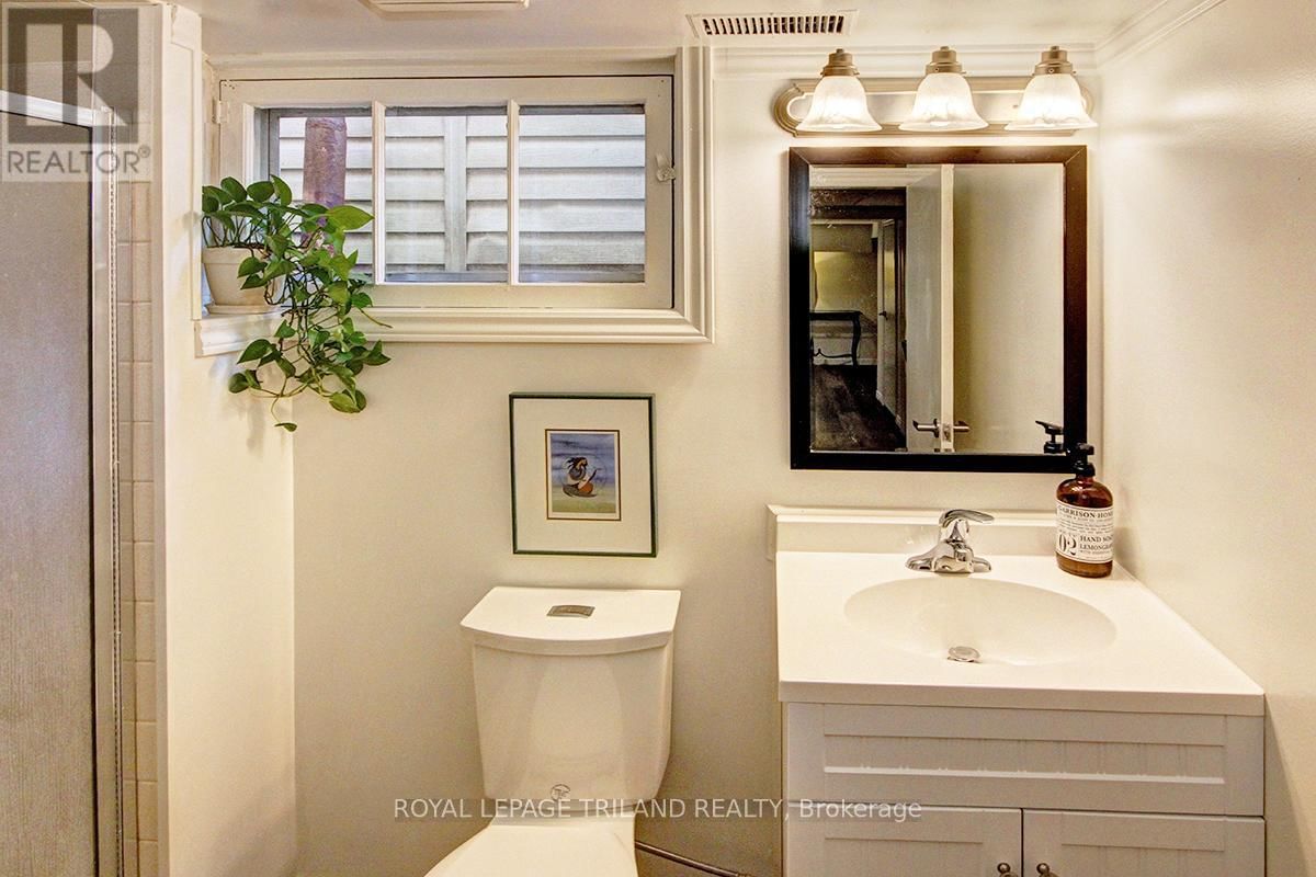 84 WILSON AVENUE Image 21