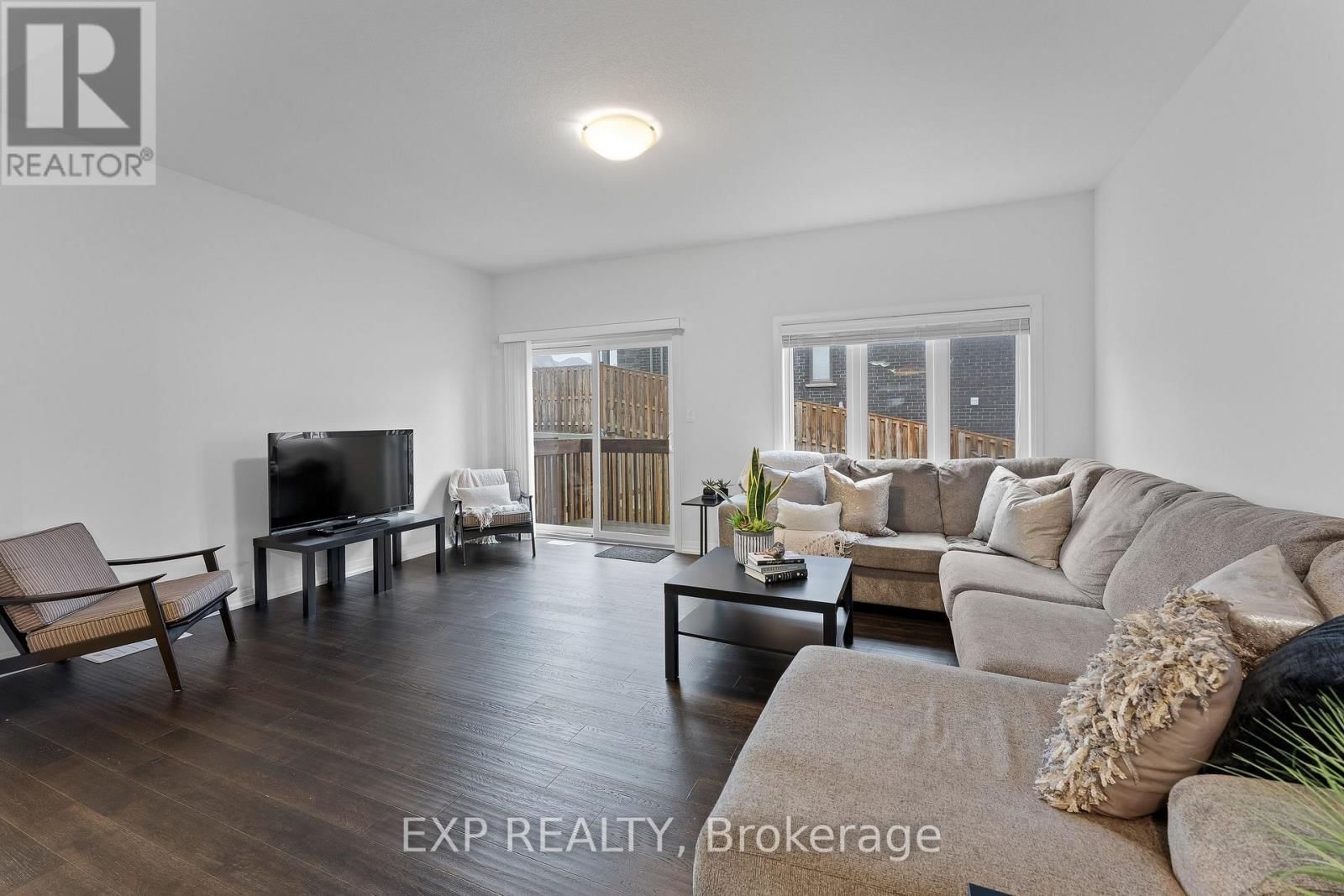 3998 CROWN STREET Image 14