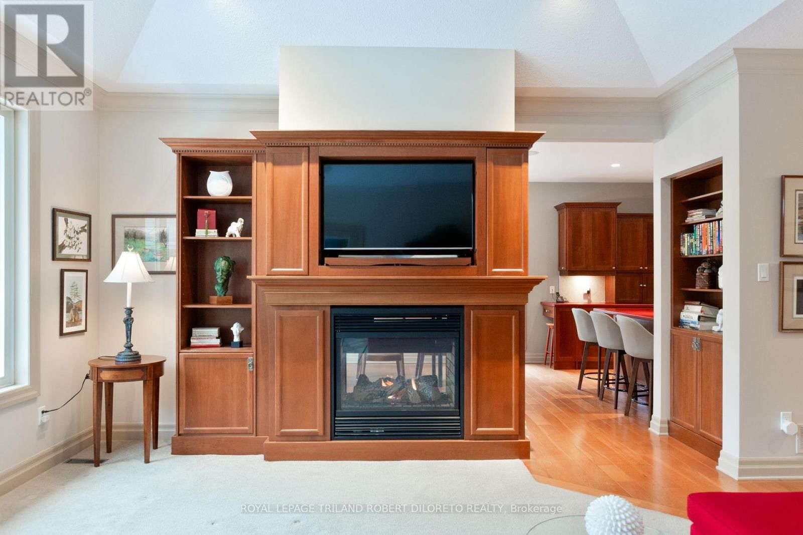 979 APRICOT PLACE Image 18