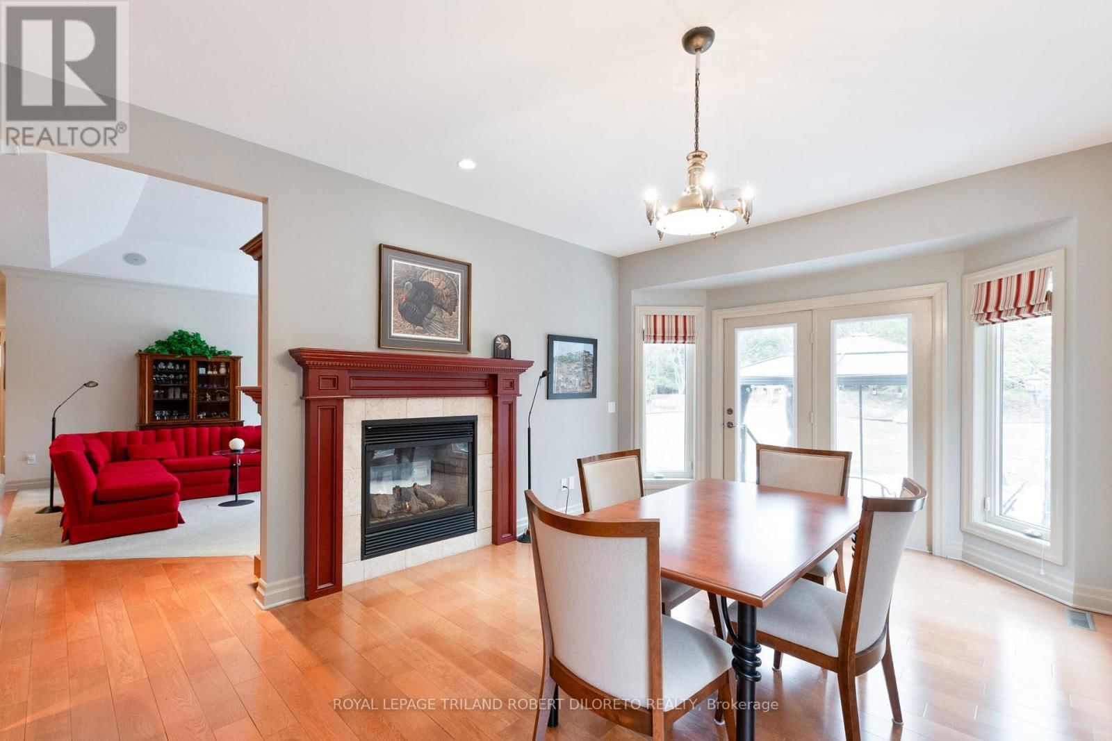 979 APRICOT PLACE Image 27