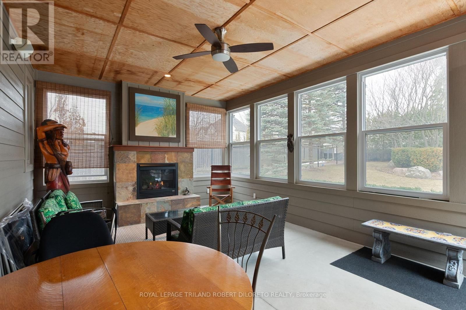 979 APRICOT PLACE Image 28