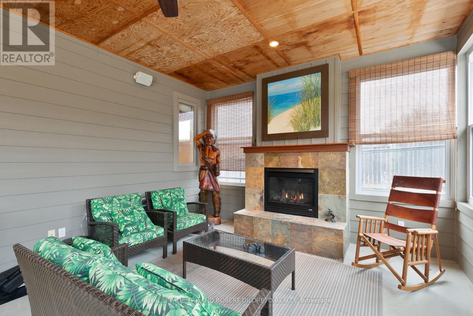 979 APRICOT PLACE Image 29