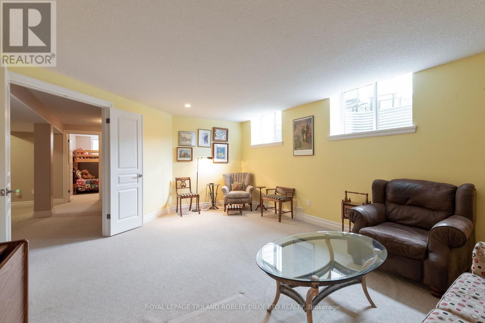 979 APRICOT PLACE Image 37