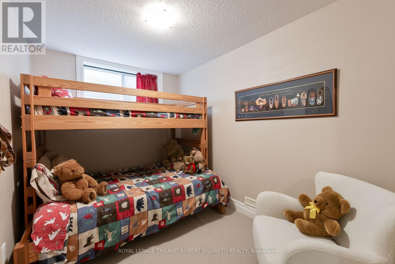 979 APRICOT PLACE Image 38