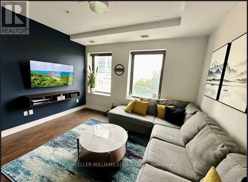 405 - 112 KING STREET EAST Image 1