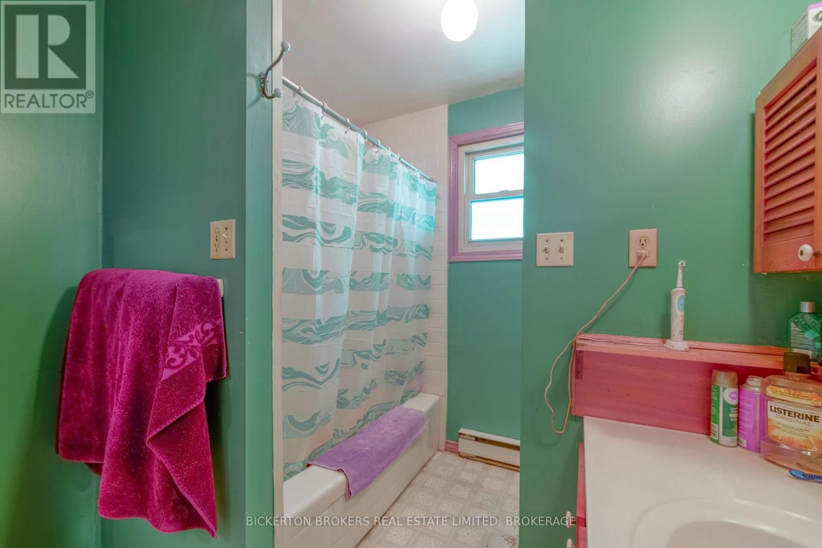 798 RUSSELL ROAD Image 17