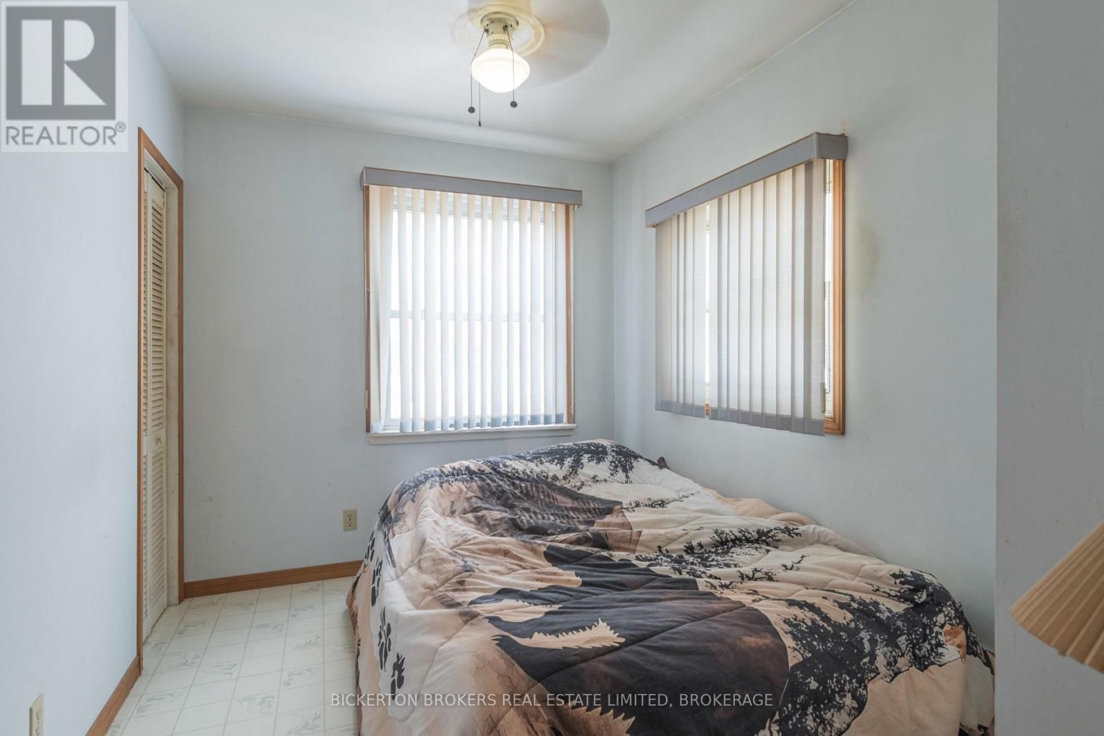 798 RUSSELL ROAD Image 18