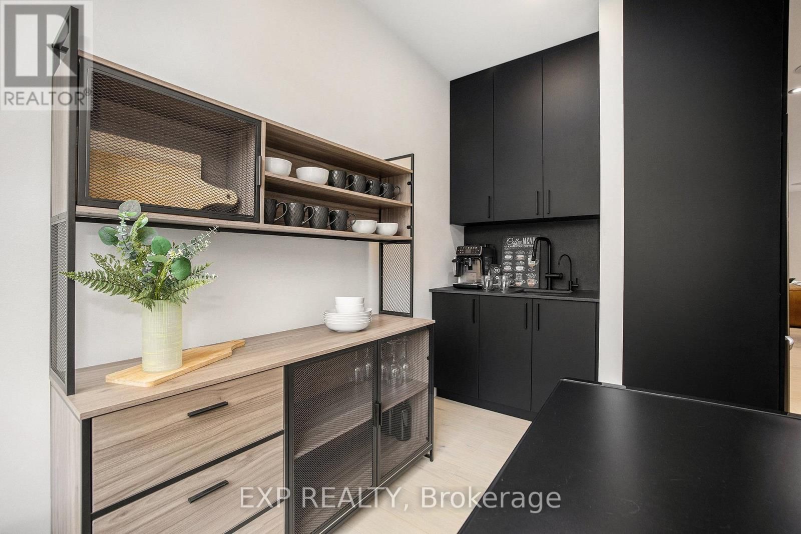 1056 NOTRE DAME STREET Image 12