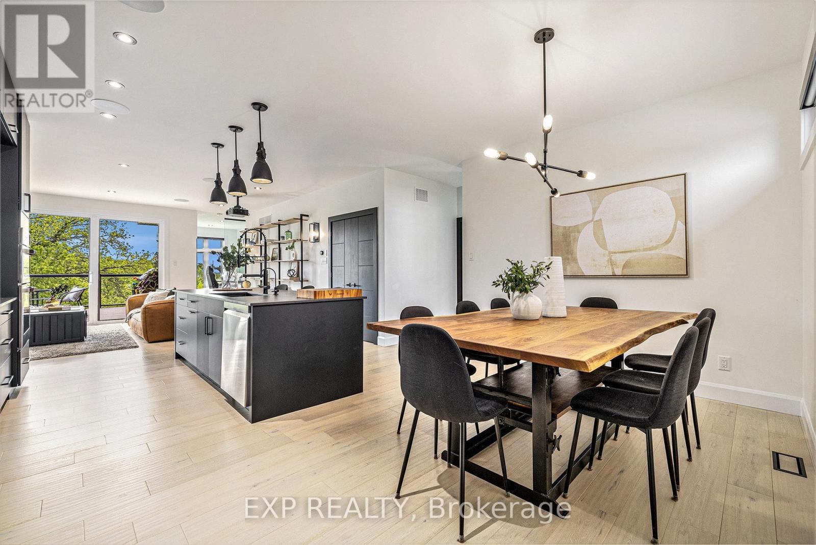 1056 NOTRE DAME STREET Image 13