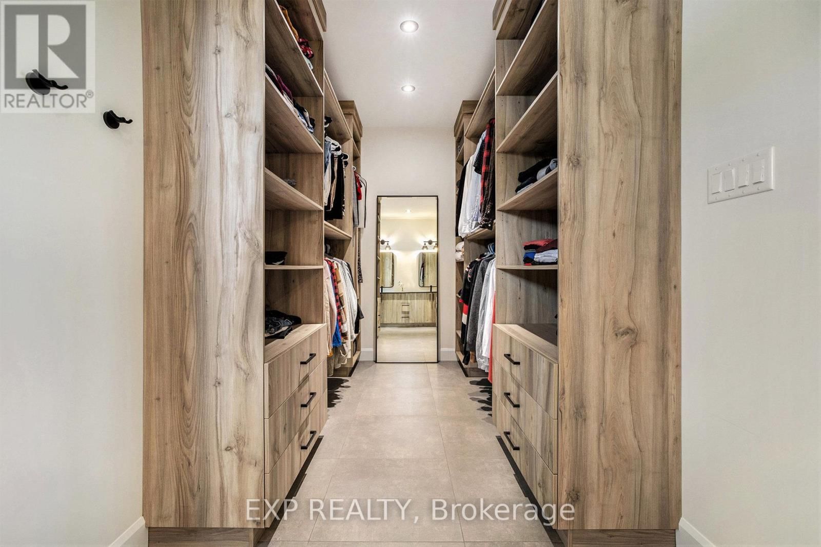 1056 NOTRE DAME STREET Image 18