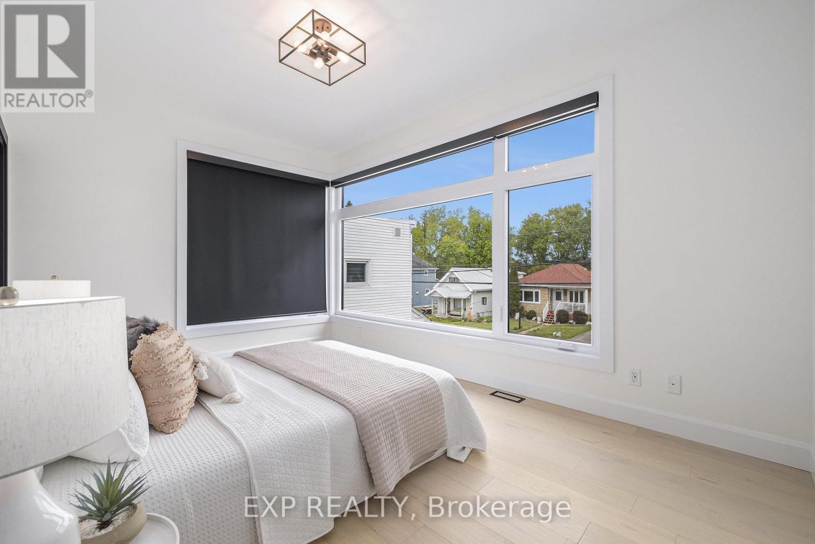 1056 NOTRE DAME STREET Image 22